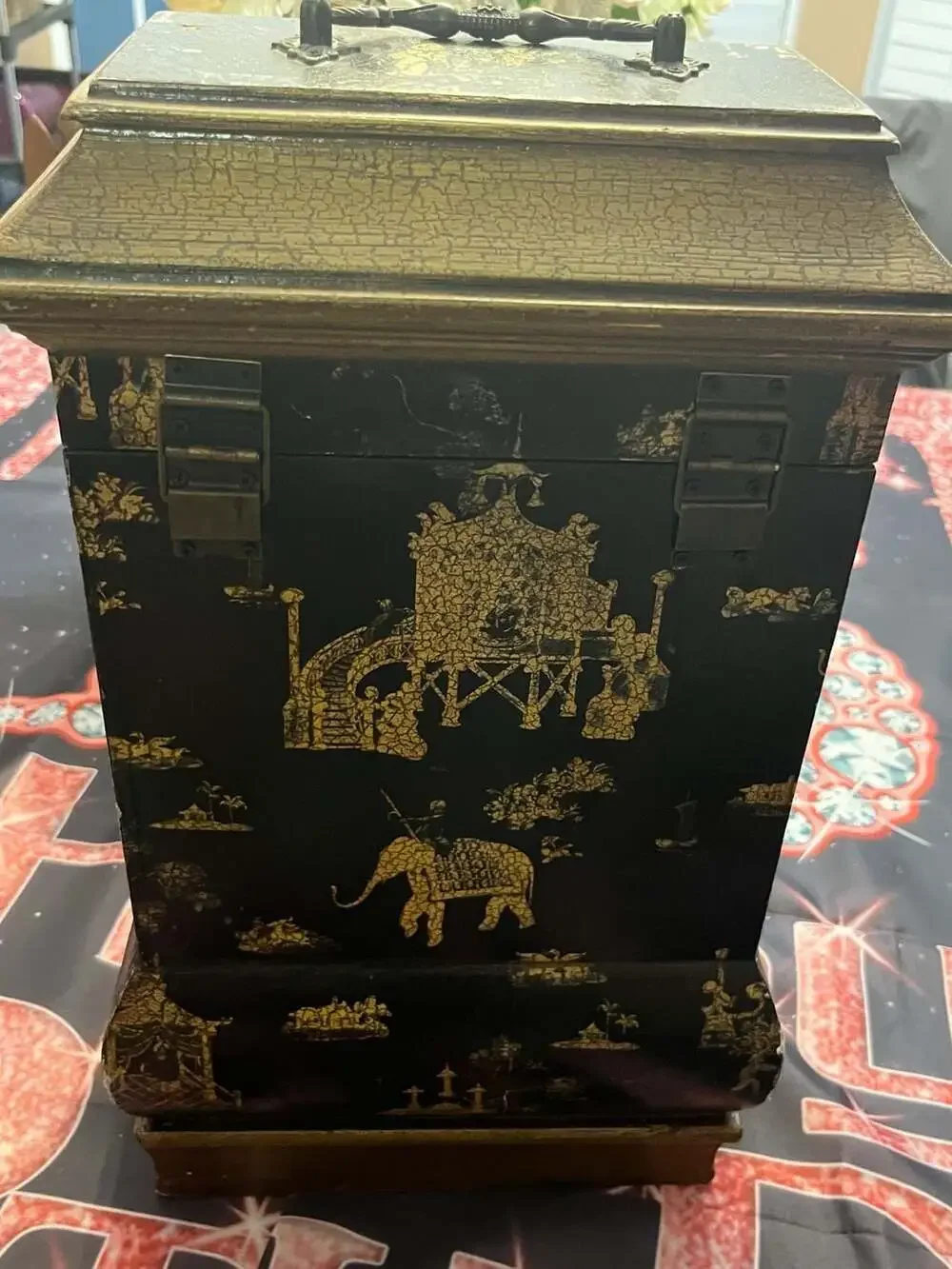 Vintage Black Lacquer Chinoiserie Style Jewelry or Keepsake Box Gold Elephant